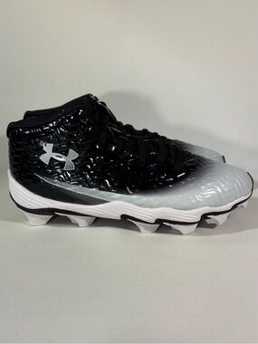 [BRAND NEW] UNDER ARMOUR SPOTLIGHT HAMMER BLACK WHITE GRADE SCHOOL SIZE 6Y CLEAT